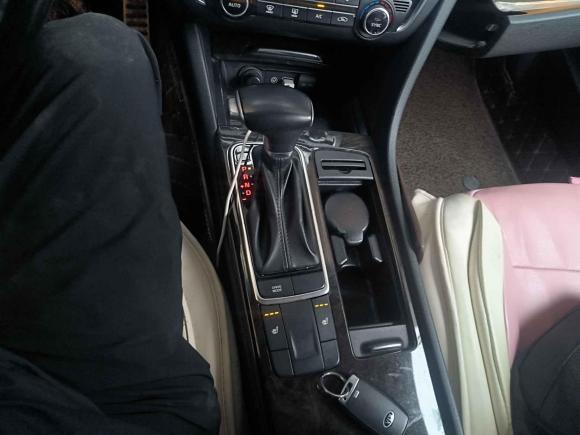 [广州·赣D] 二手起亚起亚K52016款 2.0L 自动LUX