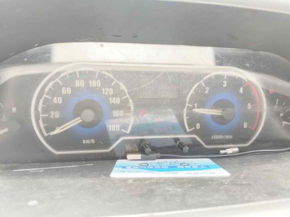 [无锡·苏B] 二手上汽大通MAXUS新途V802014款 2.5T 傲运通短轴中顶