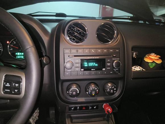 [上海·苏M] 二手Jeep指南者2013款 2.0L 两驱豪华版