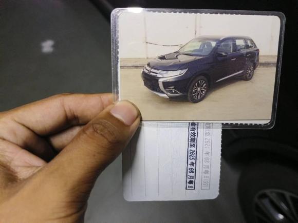 [深圳·粤B] 二手三菱欧蓝德2016款 2.4L 四驱豪华版 7座