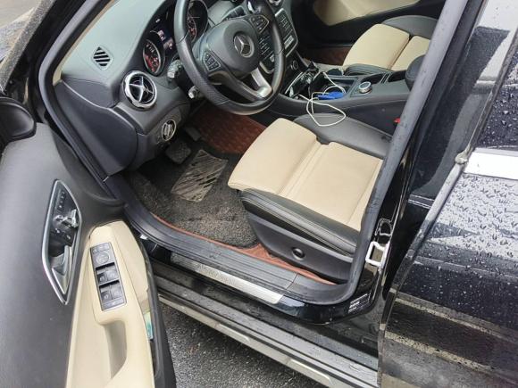 [嘉兴·沪C] 二手奔驰奔驰GLA2017款 GLA 200 时尚型