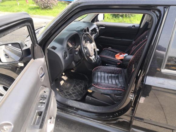 [无锡·苏B] 二手Jeep自由客2012款 2.4 运动版