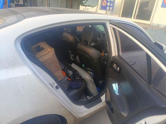 [青岛·鲁B] 二手起亚起亚K42014款 1.8L 自动GLS