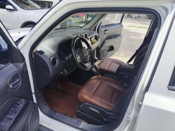 [台州·浙J] 二手Jeep自由客2011款 2.4 运动版