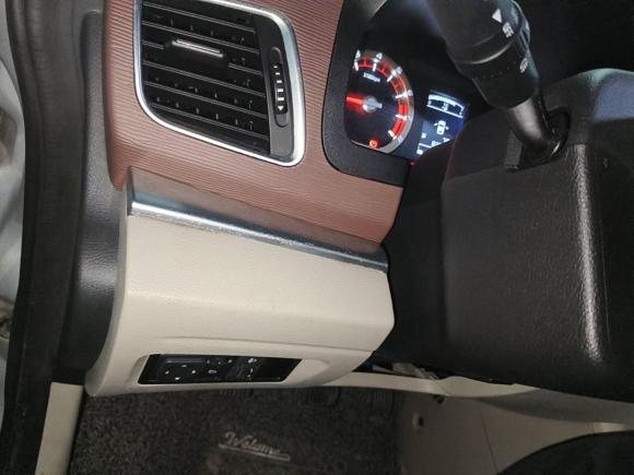 [上海·沪F] 二手东风风行菱智2018款 M5L 1.6L 7座豪华型