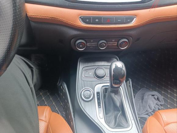 [青岛·皖B] 二手奇瑞瑞虎72016款 2.0L CVT耀臻版