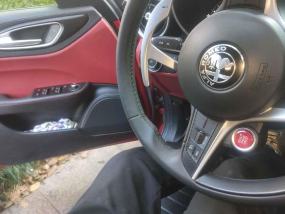 [杭州·浙A] 二手阿尔法·罗密欧Giulia朱丽叶2017款 2.0T 280HP 豪华版