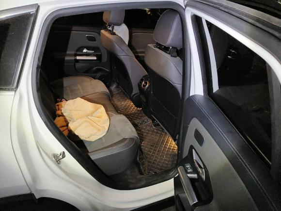 [南京·苏A] 二手奔驰奔驰EQA2022款 EQA 300 4MATIC 首发特别版