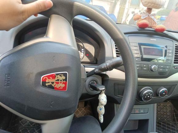 [南通·苏F] 二手荣威荣威3502015款 1.5L 自动豪华天窗版