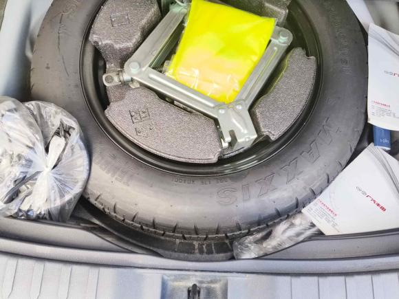 [台州·浙J] 二手丰田威兰达2020款 双擎 2.5L E-CVT两驱豪华版