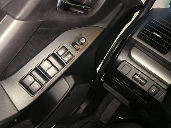 [上海·鲁C] 二手斯巴鲁森林人2013款 2.0i 自动豪华版