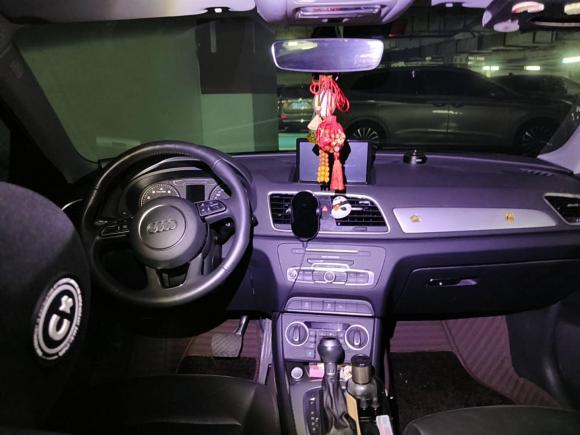 [深圳·粤B] 二手奥迪奥迪Q32018款 30周年年型 30 TFSI 时尚型