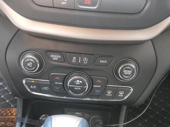 [上海·沪B] 二手Jeep自由光2017款 2.0L 优越版