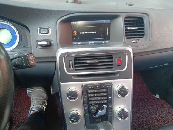 [苏州·苏E] 二手沃尔沃沃尔沃V602012款 T6 AWD 运动版