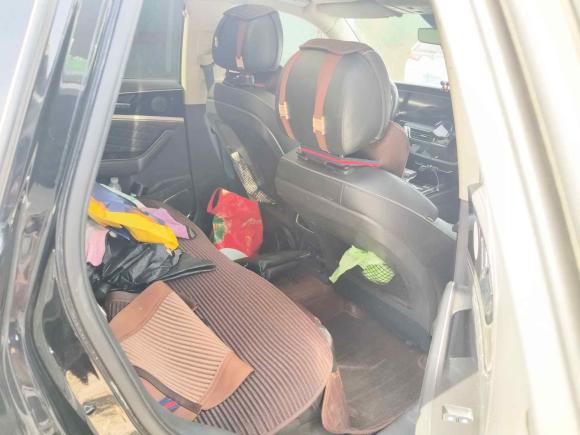 [济南·鲁A] 二手红旗红旗HS52019款 2.0T 智联旗享四驱版