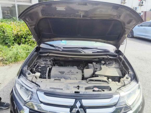 [苏州·苏U] 二手三菱欧蓝德2016款 2.4L 四驱精英版 5座