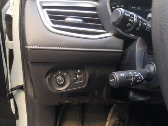 [广州·粤A] 二手荣威荣威i52020款 1.5L 自动4G互联领豪旗舰版