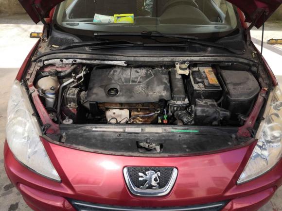 [无锡·苏B] 二手标致标致3072013款 两厢 1.6L 自动舒适版