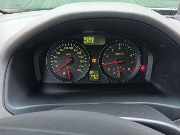 [上海·皖S] 二手沃尔沃沃尔沃S402010款 2.0L 自动智雅版