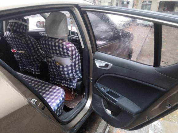 [西安·陕A] 二手一汽骏派D602015款 1.5L 手动标准型