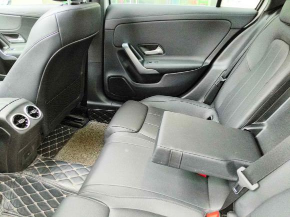 [无锡·苏B] 二手奔驰奔驰A级2022款 改款 A 180 L 运动轿车