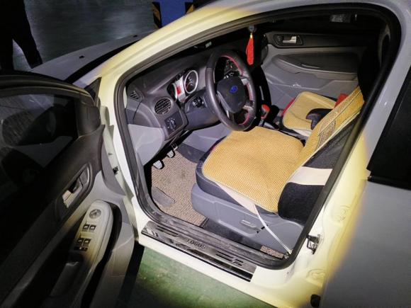 [苏州·苏E] 二手福特福克斯2013款 两厢经典 1.8L 手动基本型