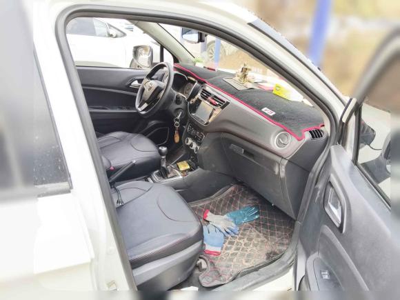 [合肥·皖A] 二手中华中华V32016款 1.5L 手动智能型