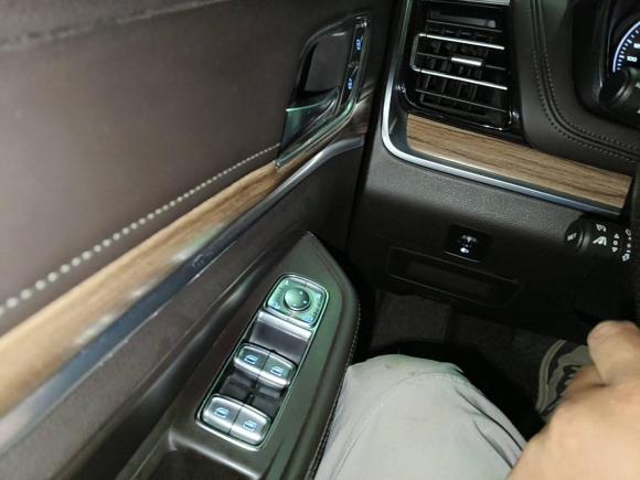 [武汉·鄂A] 二手荣威荣威RX82018款 30T 智联网四驱至尊版