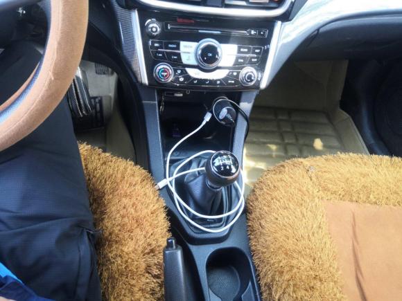 [上海·沪C] 二手东南V5菱致2014款 1.5L 手动舒雅型