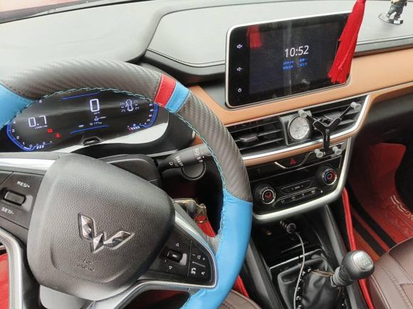 [深圳·贵E] 二手五菱汽车五菱宏光S32019款 1.5L 手动豪华型 国VI