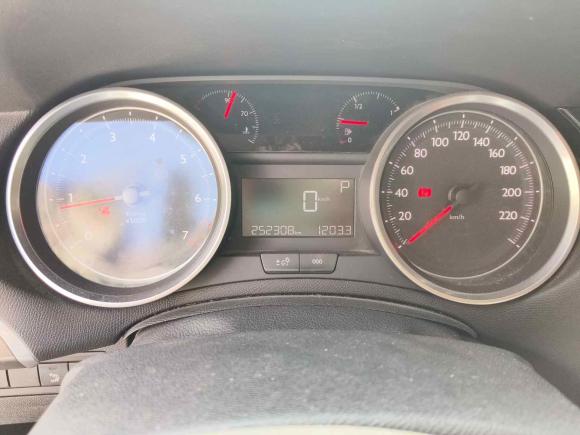 [佛山·粤X] 二手标致标致4082015款 1.2T 自动豪华版