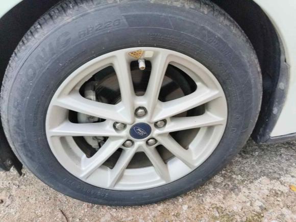 [金华·浙G] 二手福特福克斯2017款 三厢 EcoBoost 180 自动精英型