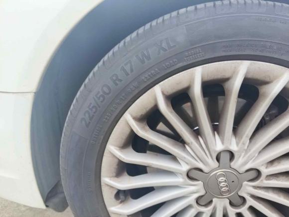 [上海·沪B] 二手奥迪奥迪A4L2016款 35 TFSI 典藏版 S line舒适型