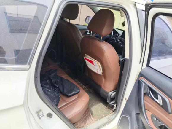 [合肥·皖A] 二手奔腾奔腾X402017款 1.6L 自动互联智酷型