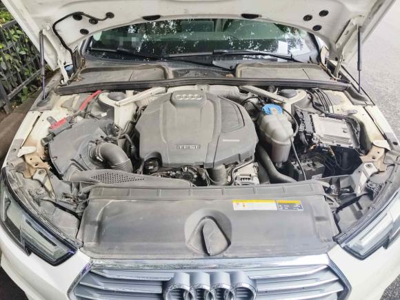 [西安·陕A] 二手奥迪奥迪A4L2018款 30周年年型 40 TFSI 时尚型