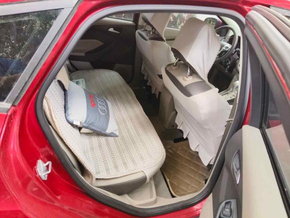 [上海·苏F] 二手福特福克斯2012款 两厢 1.6L 自动风尚型