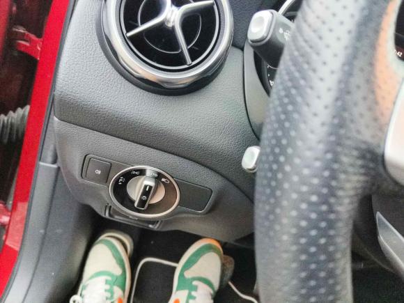 [上海·沪A] 二手奔驰奔驰GLA2019款 GLA 200 时尚型