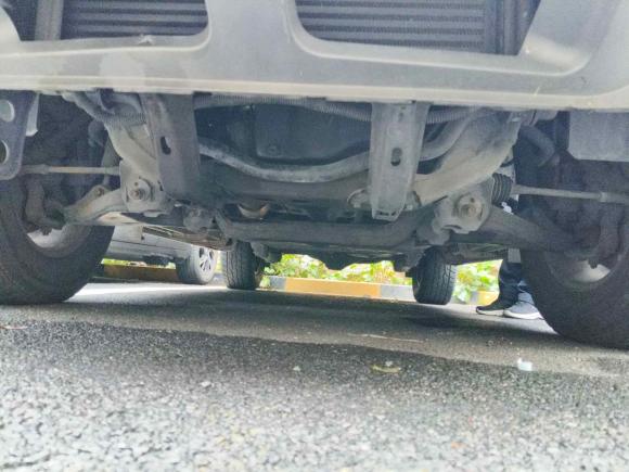 [上海·沪A] 二手江铃驭胜S3502013款 2.4T 自动两驱柴油豪华版5座