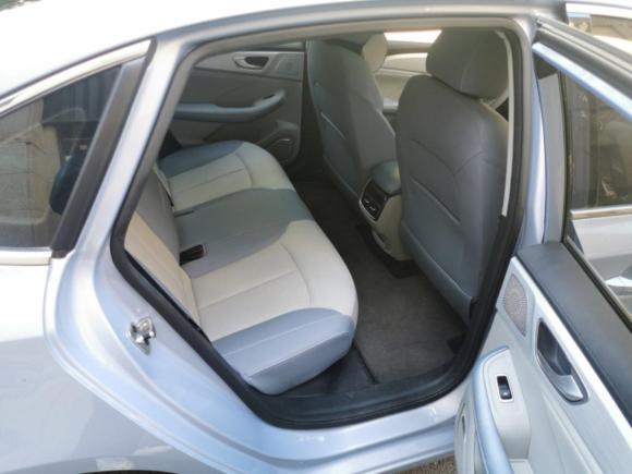 [上海·沪A] 二手飞凡汽车飞凡ER62020款 620km 智享版