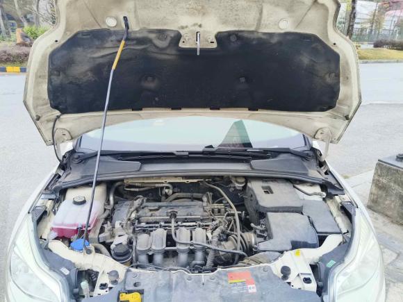 [佛山·豫R] 二手福特福克斯2012款 两厢 1.6L 自动风尚型