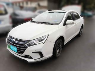 比亚迪秦新能源2018款 1.5T 智联尊贵型