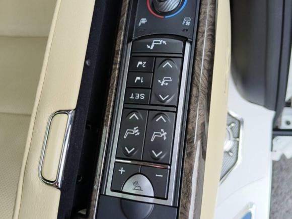 [成都·陕A] 二手丰田埃尔法2021款 双擎 2.5L 尊贵版