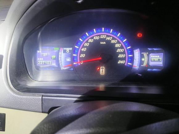 [青岛·鲁U] 二手比亚迪比亚迪M62015款 2.4L 自动豪华型