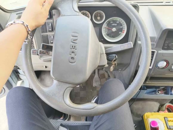 [无锡·沪C] 二手依维柯依维柯得意2014款 2.5T-A35 NJ6484ACM47Z4