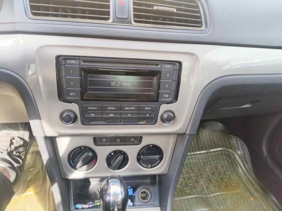 [深圳·粤B] 二手大众朗逸2013款 改款经典 1.6L 自动风尚版