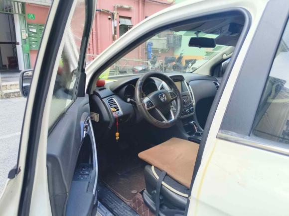 [上海·沪A] 二手江铃驭胜S3502013款 2.4T 自动两驱柴油豪华版5座