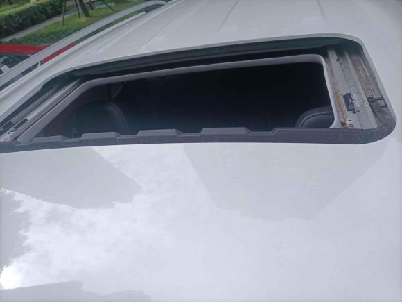 [苏州·沪A] 二手荣威荣威Ei52018款 互联网豪华版