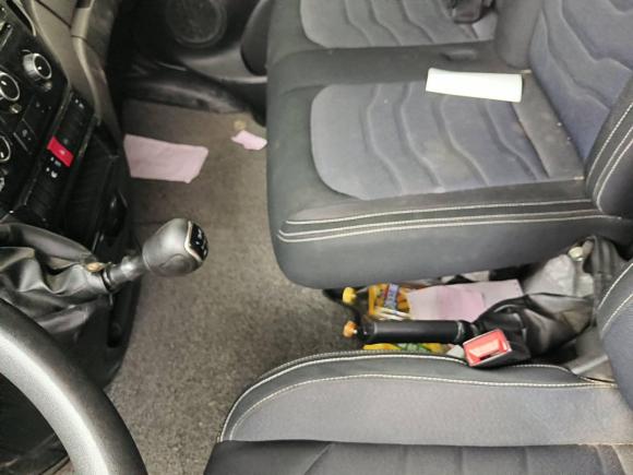 [青岛·鲁B] 二手依维柯依维柯欧胜2021款 2.0T 手动运瑞长轴短悬高顶手动门F1A