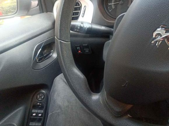 [苏州·苏E] 二手标致标致3012016款 1.6L 自动舒适版