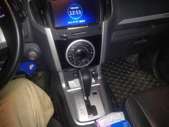 [成都·川A] 二手五十铃五十铃mu-X2017款 2.5T 两驱自动尊享型 7座